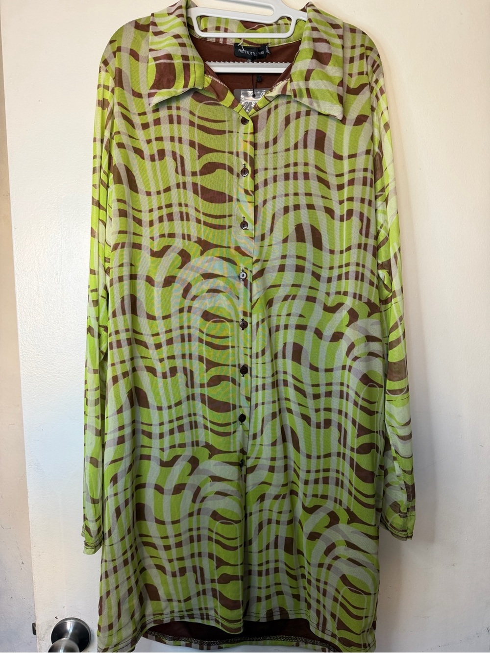 PrettyLittleThing Lime Green Abstract Print Button Front Shirt Dress Tunic - Picture 3 of 8